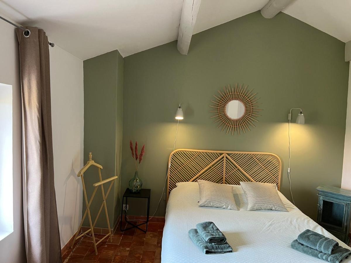 Hotel Domaine La Condamine Crillon-le-Brave Esterno foto
