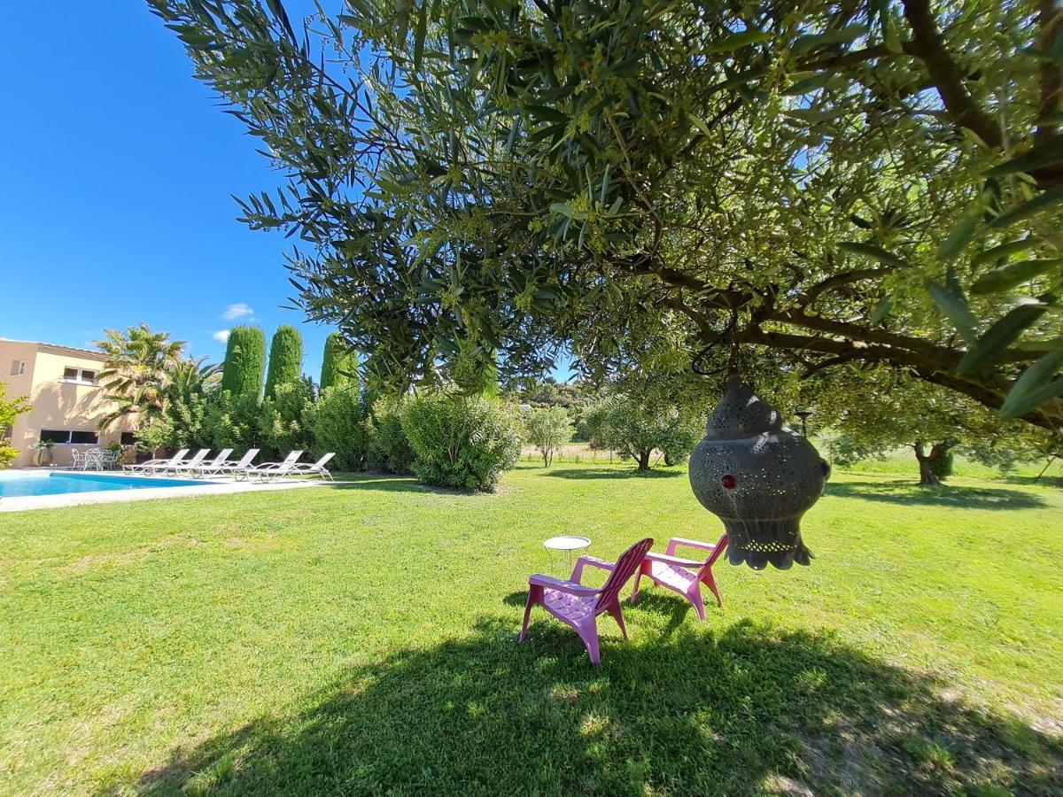 Hotel Domaine La Condamine Crillon-le-Brave Esterno foto