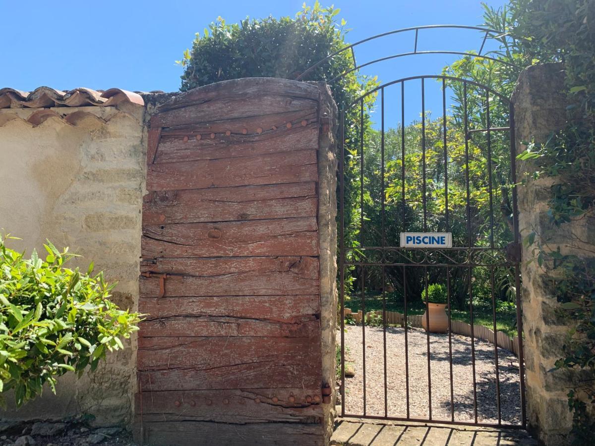 Hotel Domaine La Condamine Crillon-le-Brave Esterno foto